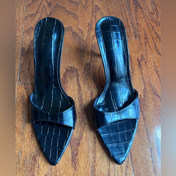 Shoes - Chic Black Croc-Embossed Women's Heels